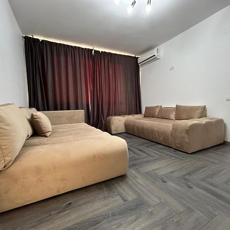 Elit Apartment Craiova Buitenkant foto